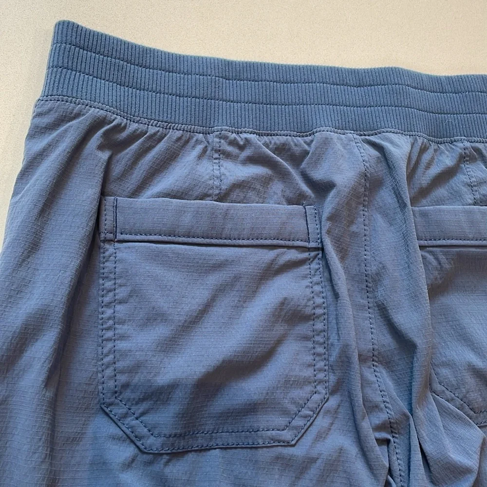 Athleta Trekkie Zipper Slant Pocked Cropped Jogger Pants, Size 10 - Picture 5 of 10